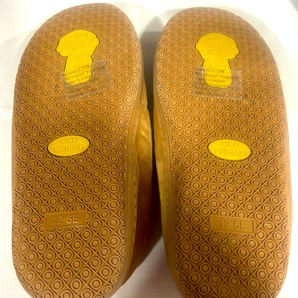 New Old Friends Slippers - Removable Sheepskin, rubber outer sole- leather upper - Picture 7 of 12
